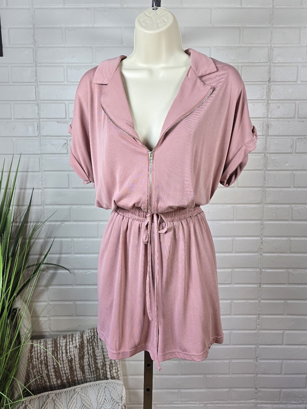 Voy Dusty Pink Zip Front Drawstring Romper Medium